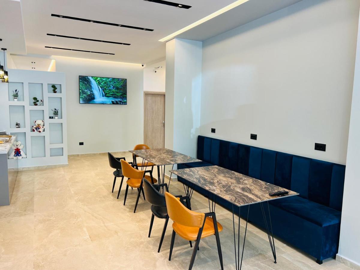 Central Boutique Hostel Саранда Экстерьер фото