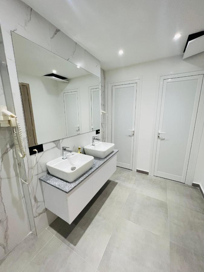 Central Boutique Hostel Саранда Экстерьер фото